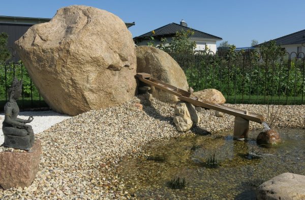 Teich im Garten bei Human Unfoldment Leipzig